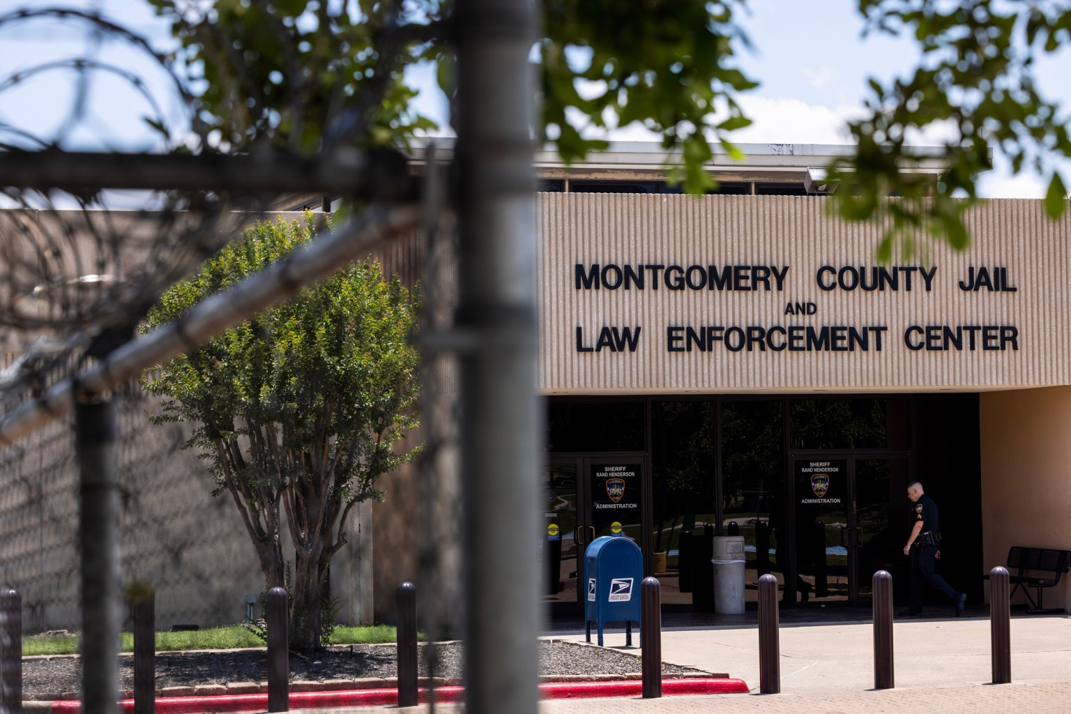 Conroe man dies in apparent suicide at Montgomery County jail